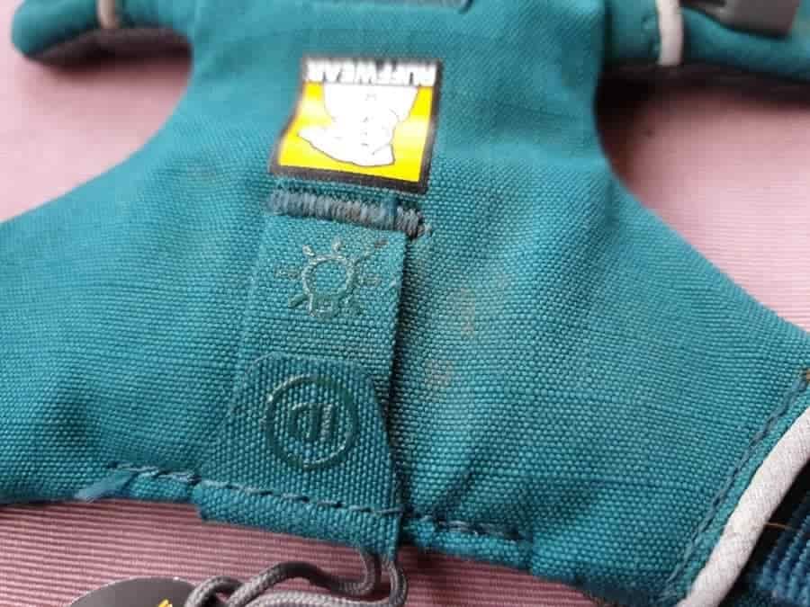 RUFFWEAR Front Range Dog Harness Review light attachment