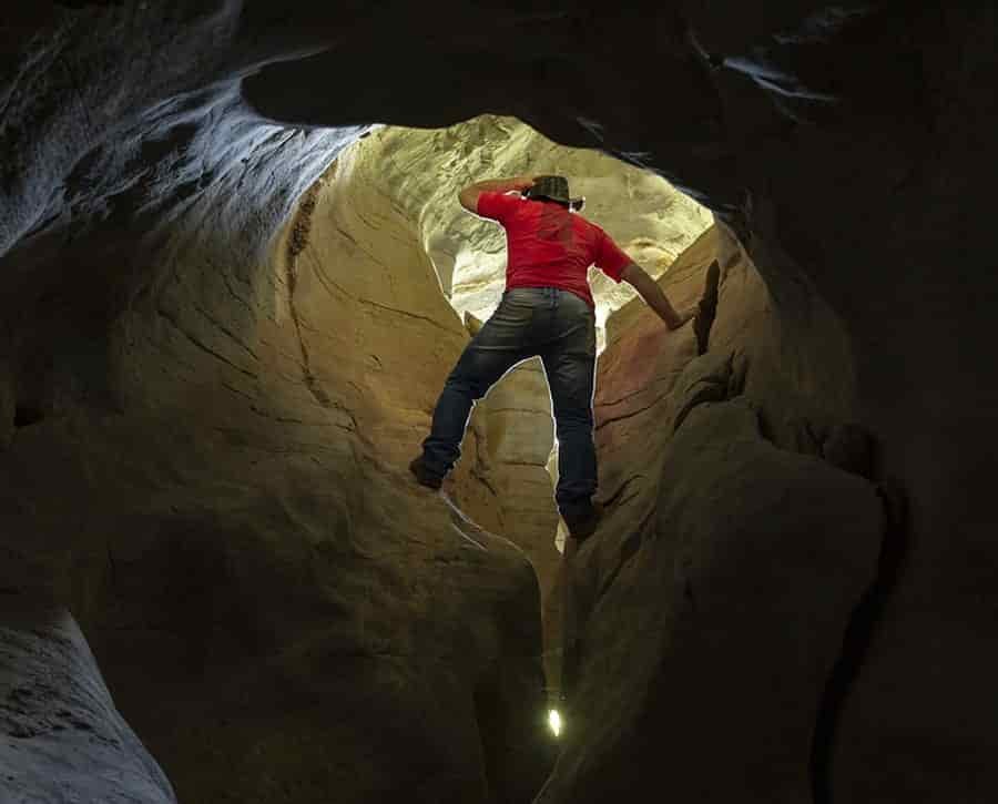 Cave Explore Stalactites Exploration Cavern