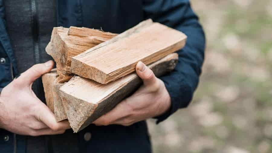 How much firewood for a small campfire