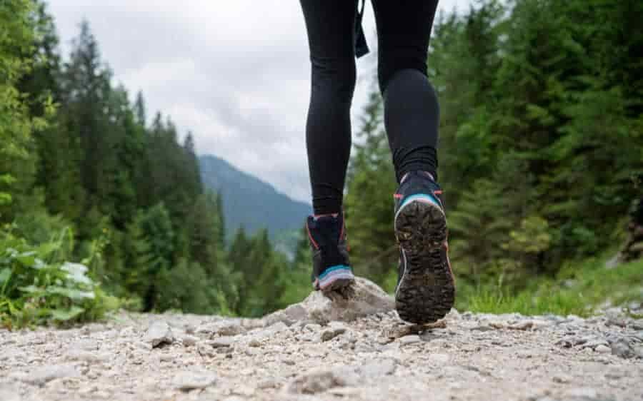 Is hiking in compression pants good
