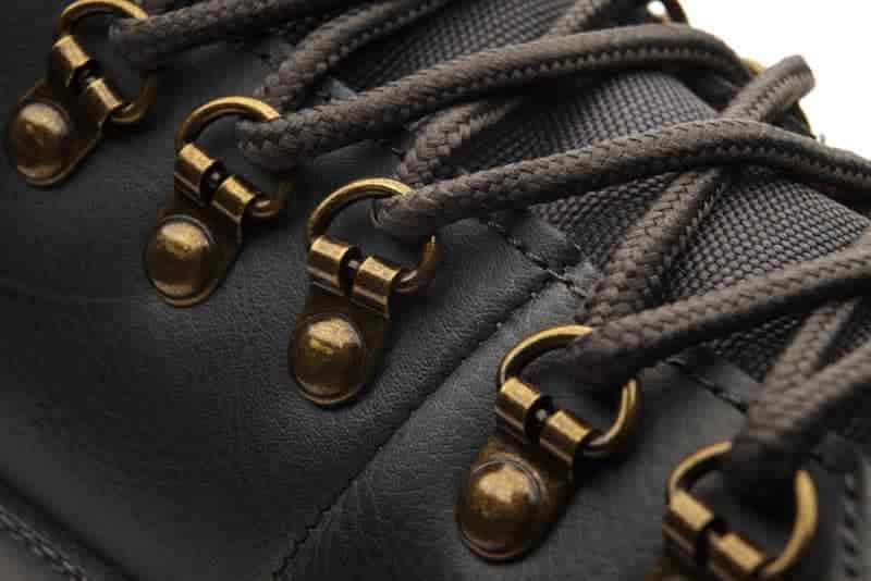 how long should paracord shoelaces be