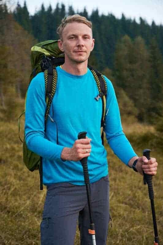 Benefits of Long-Sleeve Shirts Vs. Short Sleeve Shirts&nbsp;for Hiking
